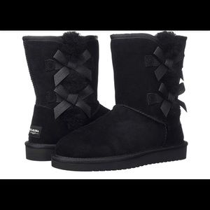 Koolaburra by UGG Victoria Short Kids Size12 Black